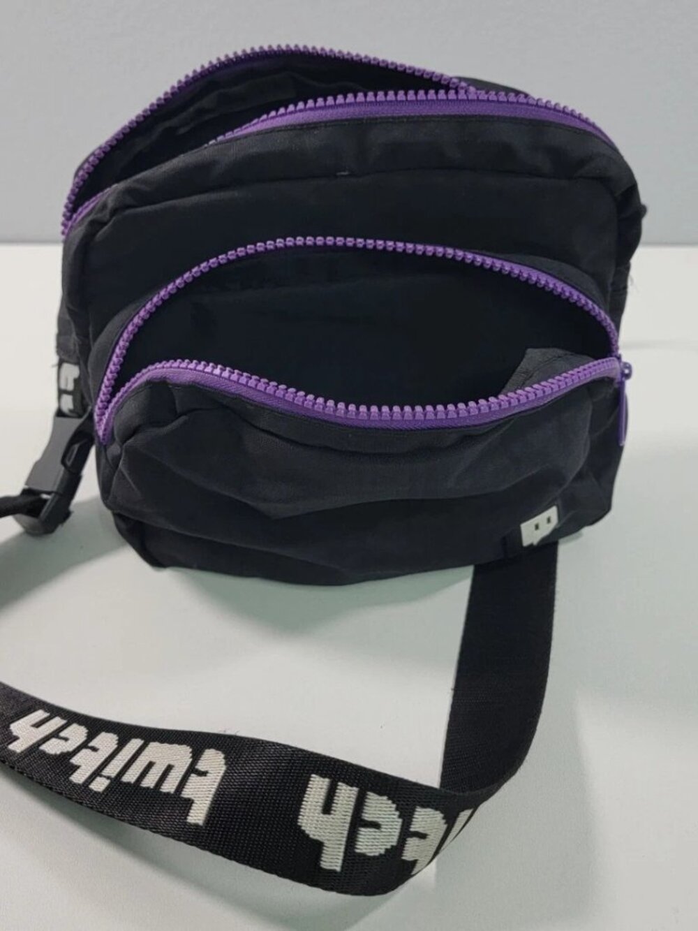 TwitchCon Exclusive Fanny Pack Belt Bag - Streamer Gamer Purple Trim